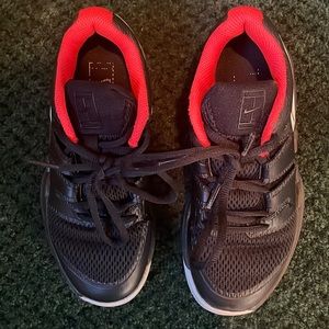 NIKECOURT JR. VAPOR X KIDS' TENNIS SHOE